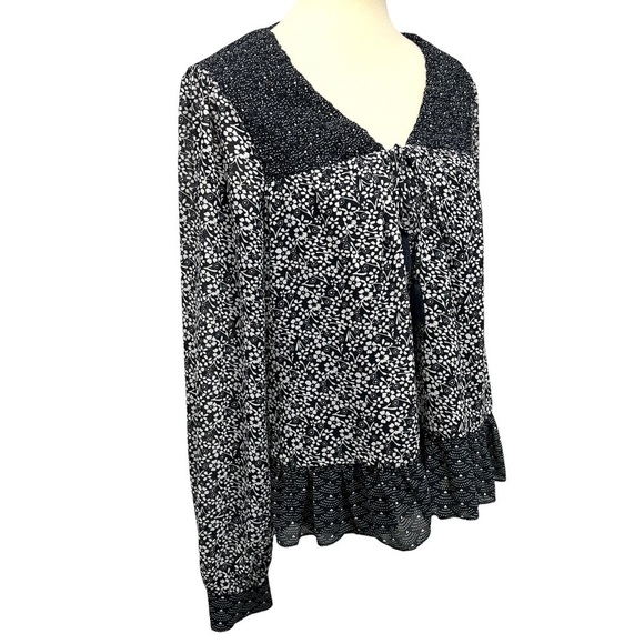 Tularosa Harrison Boho Navy & White Tassel Tie Printed Top - Picture 9 of 14